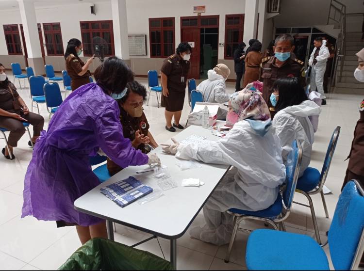Tekan Penyebaran Virus, Kejati Sumut Kembali Lakukan Swab Antigen Covid-19