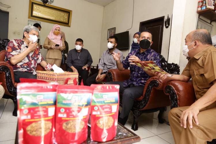 Kunjungi Produksi UKM MC22 di Deliserdang, Musa Rajekshah Minta Dinas Terkait Perkuat Kemasan Produk