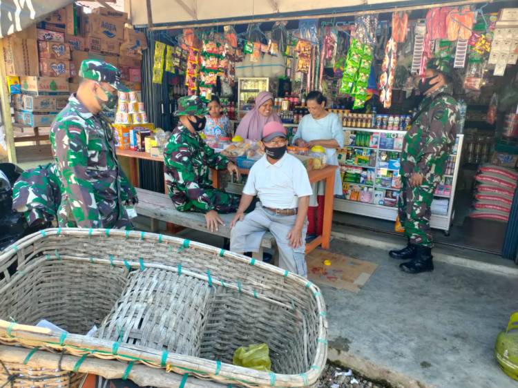 Anggota Satgas Lakukan Komunikasi Sosial dengan Warga Nagari Maek