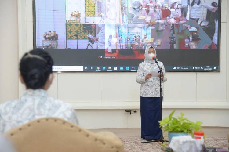 Nawal Lantik Pengurus YKI  22 Kabupaten/Kota