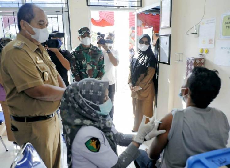 Tim Terpadu Awasi Pelaksanaan Vaksinasi Massal Dibeberapa Puskesmas