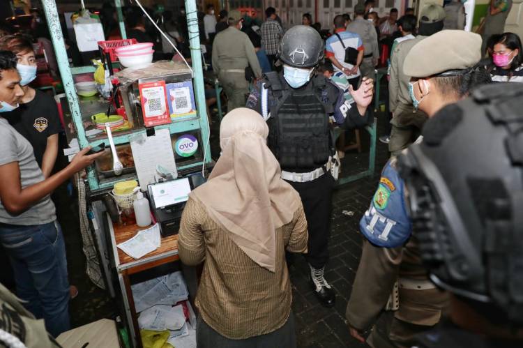 PPKM Di Medan, Sejumlah Pelaku Usaha Patuhi Surat Edaran Wali Kota