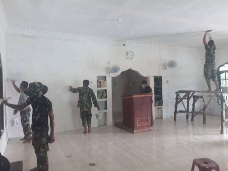 Tahap Demi Tahap, Satgas TMMD Kodim 0204/DS Terus Poles Masjid Al Muttaqin