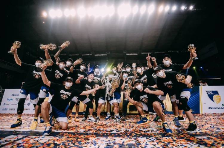 Kalahkan Pelita Jaya di Final IBL 2021, Satria Muda Resmi Jadi Juara