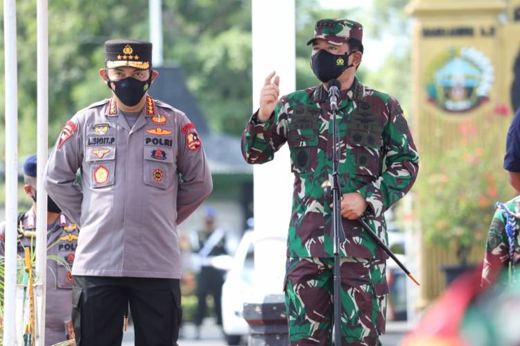 Panglima TNI Pimpin Apel Gelar Pasukan Penebalan Satgas Covid-19 di Kabupaten Blora Jateng