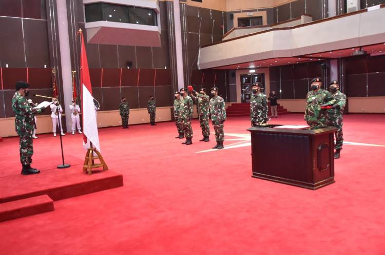Panglima TNI Pimpin Sertijab Kasum dan Aspers serta Penyerahan Jabatan Dansesko dan Danjen Akademi