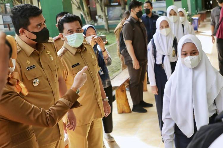 Tinjau Simulasi, Wali Kota Medan Optimis PTM dapat Digelar Juli 2021