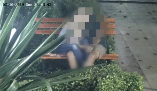 Geger! Ngumpet di Plafon, Kades Tepergok Mesum