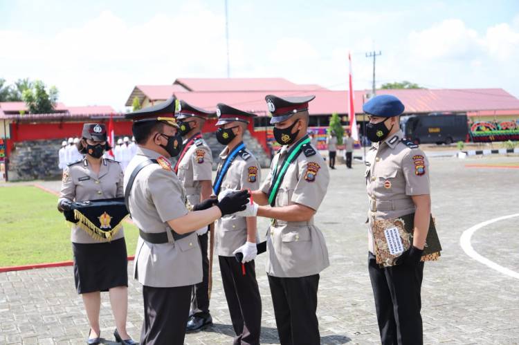 Kapoldasu Melantik 449 Bintara  TA 2020/2020 di Sekolah Polisi Negara