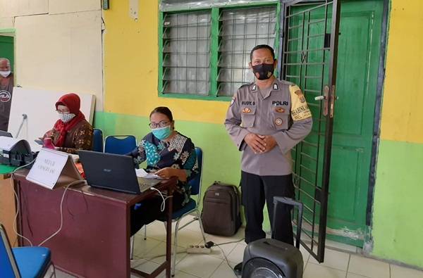 Polsek Dolok Masihul Monitoring Vaksin Lansia