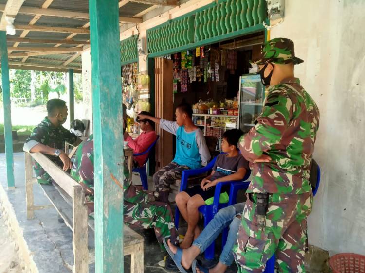 Anggota Satgas Berikan Edukasi Penggunaan Android Pada Anak-anak