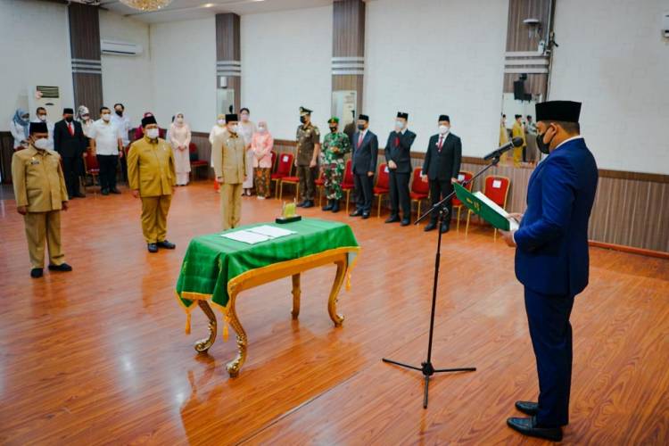 Wali Kota Medan Lantik 5 Pejabat Eselon II dan III, Bobby Nasution : Jalankan Amanah dengan Sebaik-Baiknya
