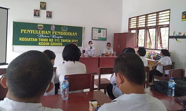 Satgas TMMD Kodim 0204/DS Gelar Binluh Pendidikan di Desa Mabar