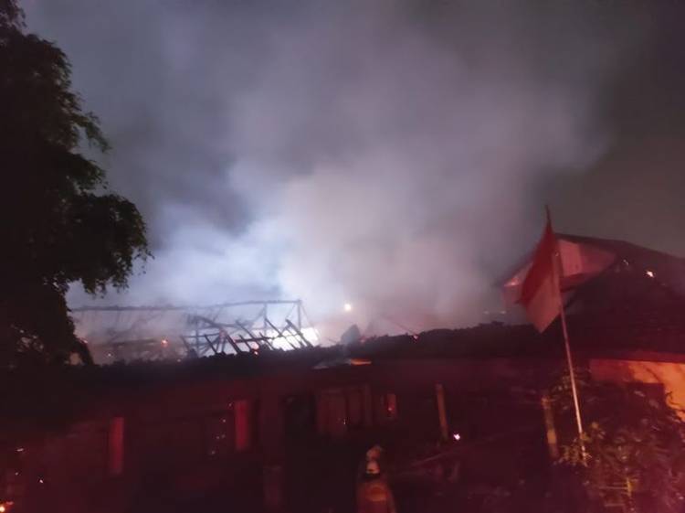 Si Jago Merah Beraksi, Kantor Desa Bitung Jaya Tangerang Ludeh Terbakar