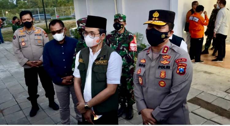 *Kapolda Jatim Ajak Masyarakat Bekerjasama dalam Menanggulangi Covid-19 di Bangkalan*