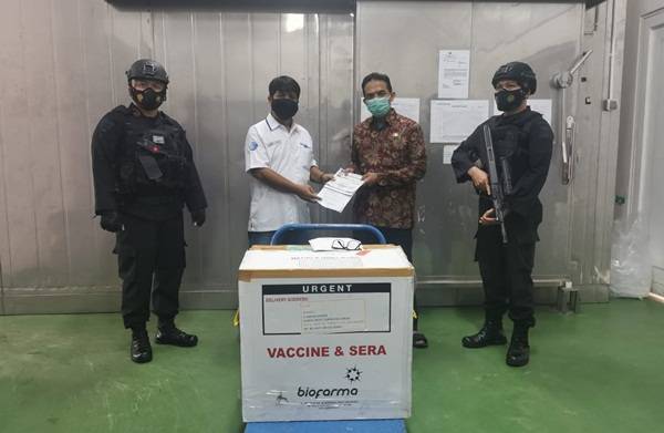 Lagi ! 800 Dosis Vaksin Sinovac Tiba di Sumut Dikawal Ketat Brimob