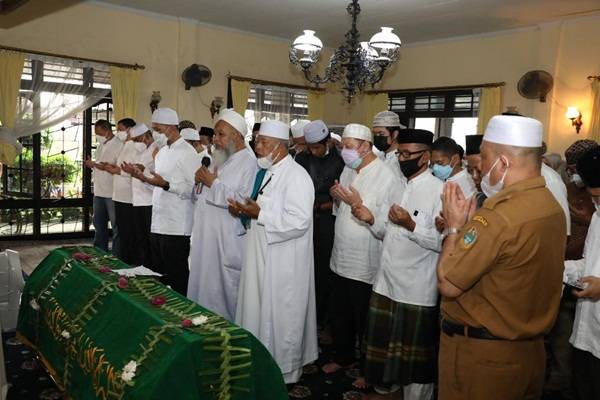 Ayah Mertua Wagubsu Meninggal, Gubernur Edy : Semoga Ijeck dan Keluarga Diberi Ketabahan