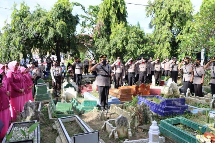 Kapolres Belawan Ziarah ke Personil Gugur Dalam Bertugas
