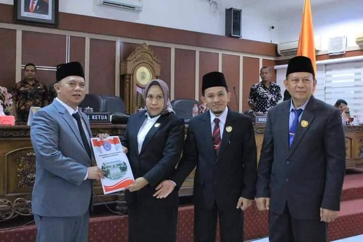 Bupati Labuhanbatu Hadiri Rapat Paripurna DPRD