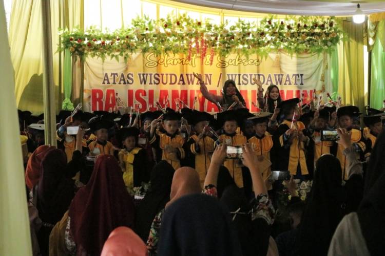 Wisuda 107 Santri Yayasan Islamiyah Al Amin Lancar dan Sukses