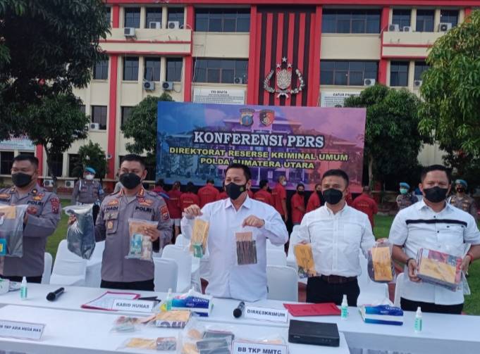 Penggerebekan Lokasi Judi, di Kabarkan ada Terkonfirmasi Covid-19.