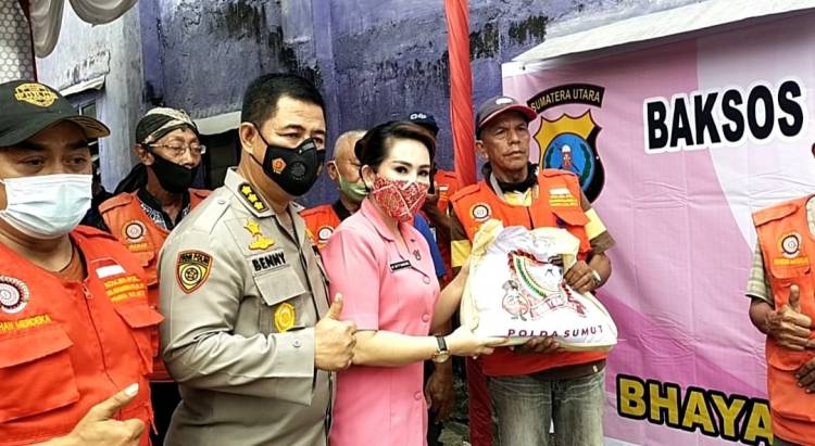 400 Paket Bantuan Sosial Diterima Komunitas Betor di Medan Jelang HUT Bhayangkara ke 76