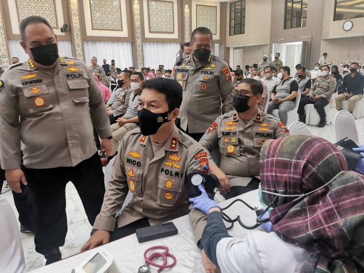 Sambut HUT Bhayangkara, Polda Jatim Gelar Donor Darah, Operasi Sumbing dan Katarak