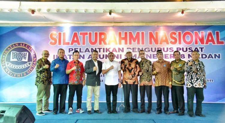 Hadiri Pelantikan Pengurus Pusat Ikal SMAN 8 Medan, Ini Pesan Gubernur Edy