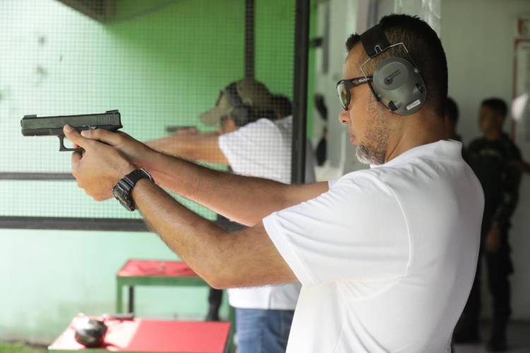 Wakil Gubernur Sumut Ikuti Lomba Tembak Pistol Eksekutif HUT Kodam I/BB