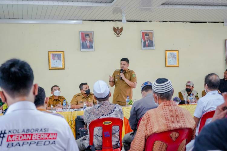 Pemko Medan Segera Bangun Tanggul  Atasi Banjir Rob