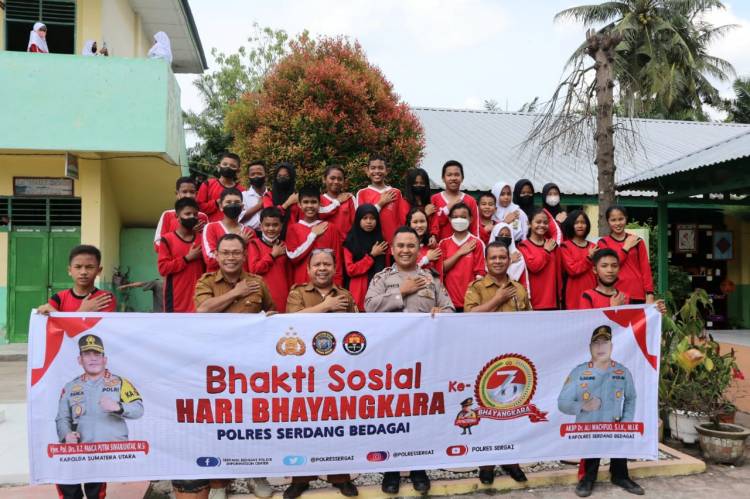 Sambut Hari Bhayangkara ke -76, Polres Sergai Bakti Sosial Police Goes To School