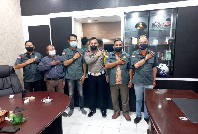 Sambut HUT Bhayangkara ke-76, CoJ Silaturahmi dengan Kasat Lantas Polresta Deli Serdang