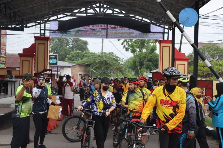 Meriahkan HUT Bhayangkara ke-76 dan Kab. Deli Serdang ke-76, Polresta dan Pemkab DS Gelar Olahraga Bersama Masyarakat