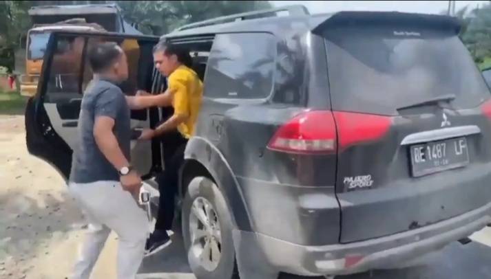 Menegangkan Satreskrim Polres Batubara Tangkap Pelaku Kriminal Terekam kamera