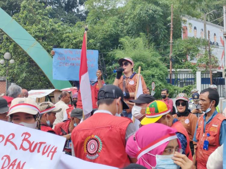 Tagih Janji, Ratusan Betor Demo ke Kantor Walikota Medan