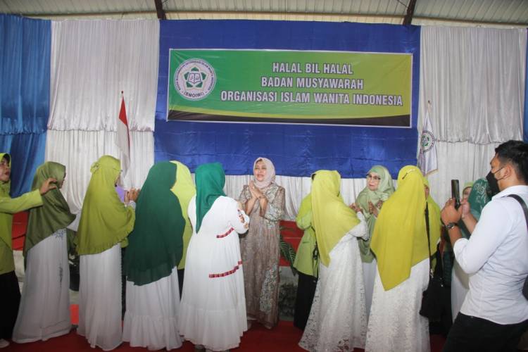 Hadiri Halal Bihalal BMOIWI Sumut, Nawal Lubis Ajak Berkontribusi Turunkan Angka KDRT di Sumut