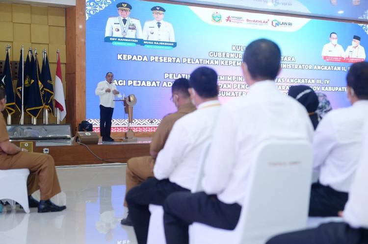 Pejabat Adalah Pengayom dan Siap Berkorban Demi Kepentingan Organisasi