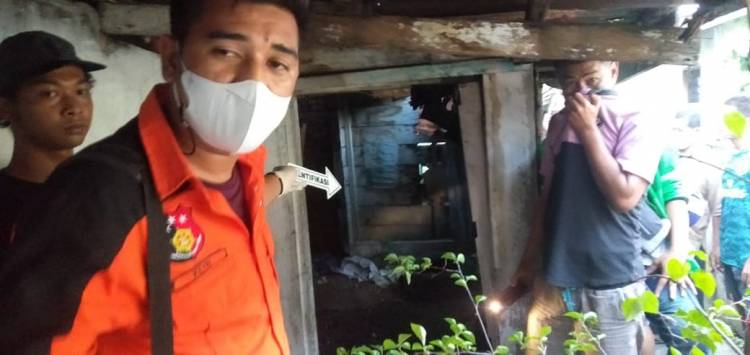Jasad Ditemukan Membusuk Usai Tersengat Listrik saat Mencuri Kabel
