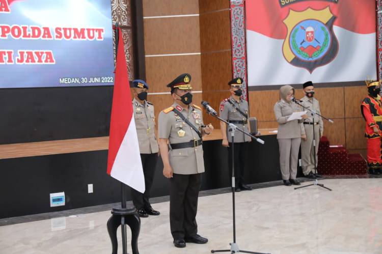 Kapolda Sumut Pimpin Upacara Pencucian Pataka Jelang Hari Bhayangkara ke-76