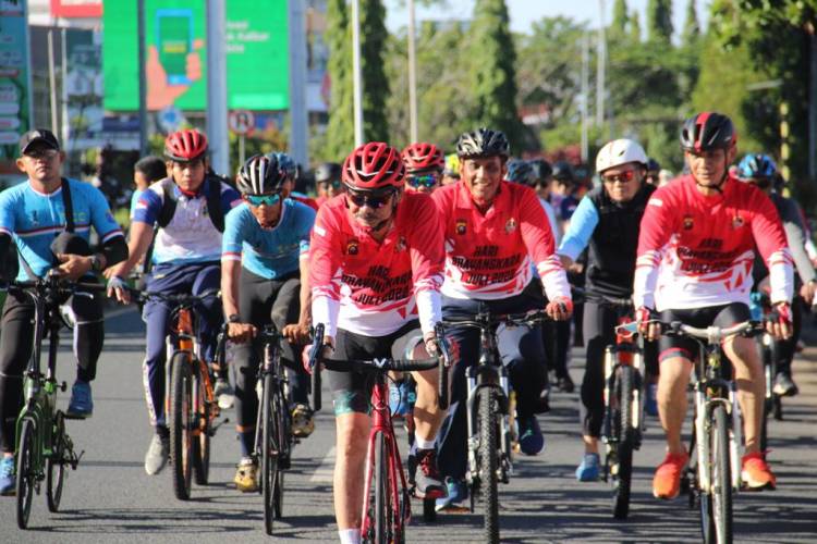 Polres Belawan Gelar Sepeda Santai,  Sambut HUt Polri ke 76