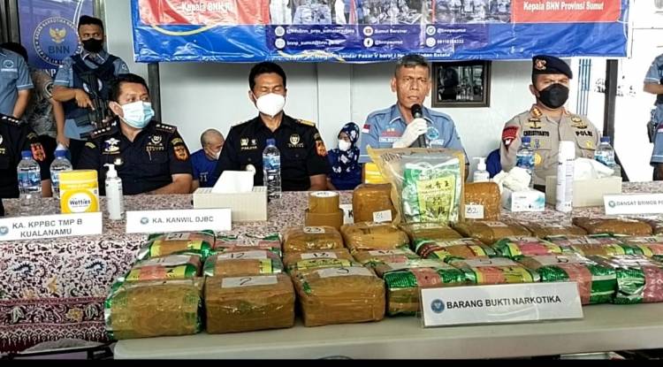 Modus Selundupkan Sabu Dengan Bed Cover di Kualanamu, 32 Kg Sabu dan 6 Tersangka DIringkus BNNP Sumut