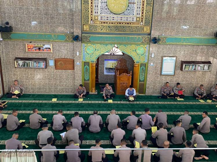 Melalui Binrohtal, Tingkatkan Iman dan Karakter Personil Brimob Polda Sumut yang Humanis