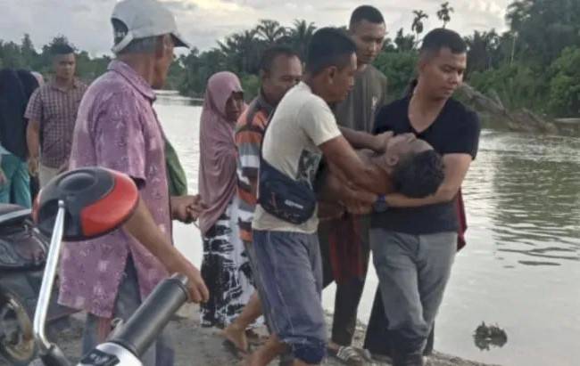 Jenazah Pelajar ditemukan Tewas Aliran Sungai DAS, "Dipopong" Warga