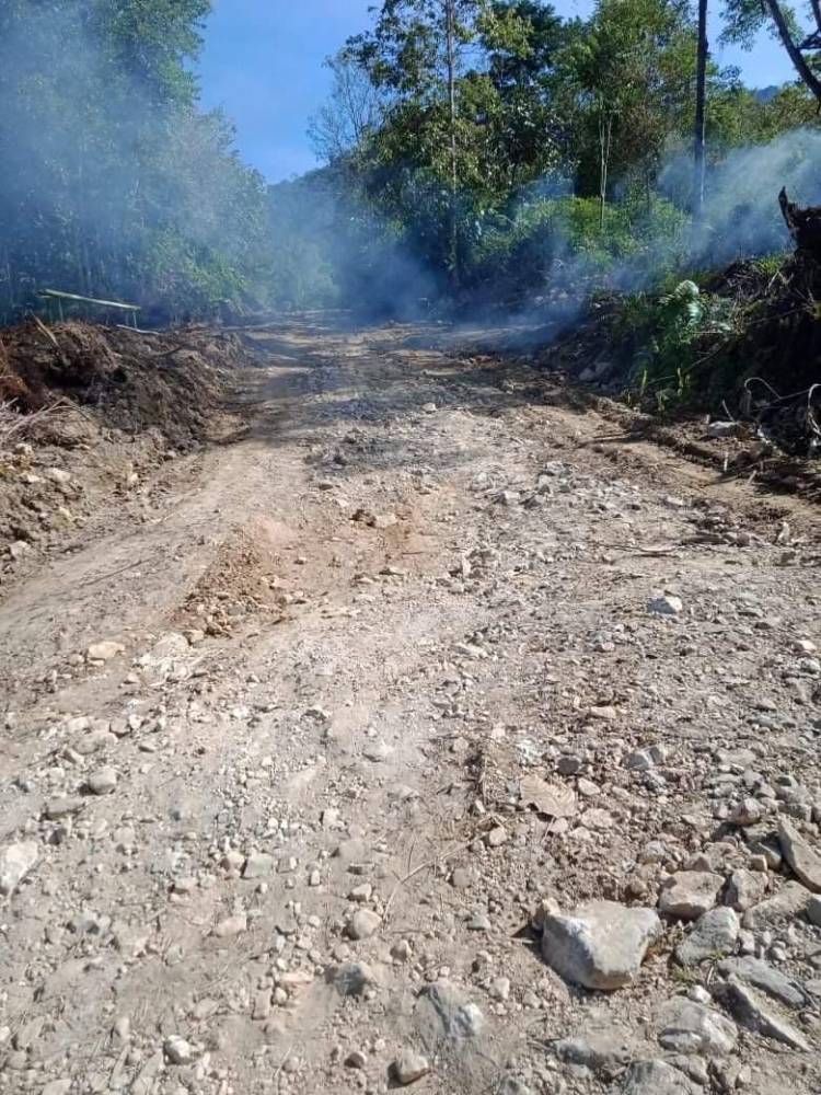 Ruas Jalan Batugajah-Pakpak Bharat Diperbaiki Atas Usulan Proposal Bupati Humbahas Kepada Gubsu