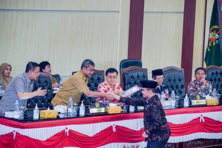 Dewan Sambut Baik Penjelasan Kepala Daerah Atas Ranperda Pajak dan Retribusi Gedung
