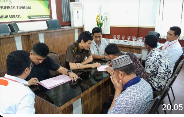 Tim Penyidik Kejari Labuhanbatu Lakukan Tahap 2 Tersangka Korupsi Disdik Labura
