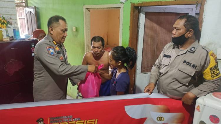 Polsek Medan Baru Salurkan Sembako kepada Masyarakat