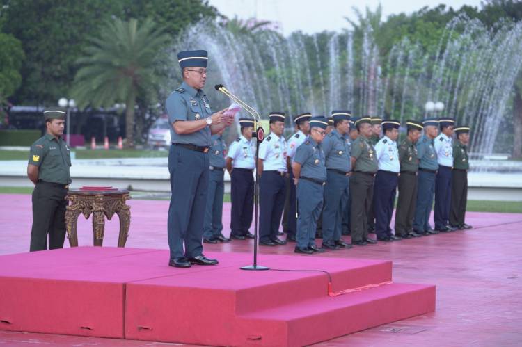 Asops Panglima TNI : Media Sosial Sangat Efektif dan Medan Kritik Dalam Mempengaruhi Opini Publik