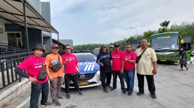 11 Unit Bus Peserta FG PWI Sumut dari Medan Dikawal Patwal Voorijder