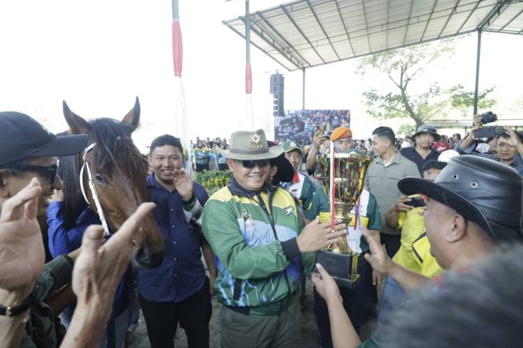 Kembangkan Industri Olahraga, Panglima TNI Gelar Piala Pacuan Kuda Kali Pertama